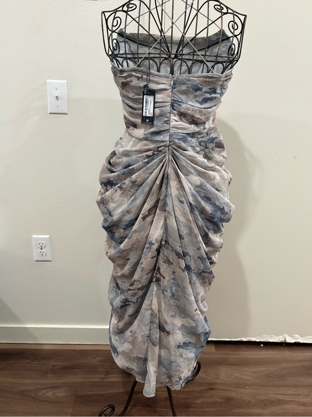 PrettyLittleThing Strapless Draped Ruched Dress in Gray Blue Taupe Watercolor - Picture 3 of 6